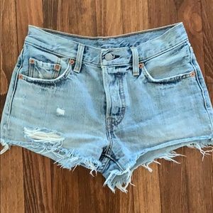 Levi’s 501 cut-off shorts